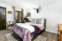 3BD/3BA at Beaver Creek West w/ Private Skier Shuttle + Hot Tubs! Sleeps 7