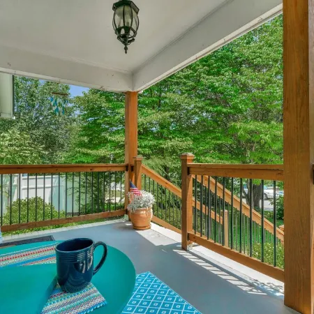 Bright & Cheery Bungalow - Mins to Downtwn Fort Mill