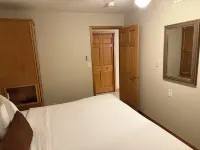 Modern condo in scenic Egg Harbor! Heart of Door County!