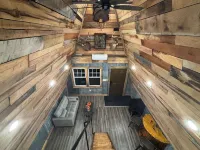 Peaceful secluded cabin located near Horseshoe Lake Hotels in Alexander County