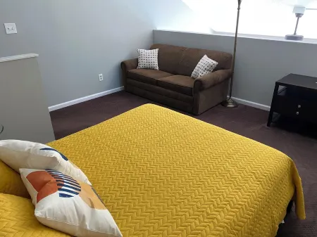 2Br/2BA Golf View Condo on GT Spruce Run