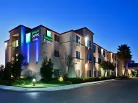 Holiday Inn Express & Suites Tracy Hotels in Tracy