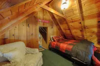 Yosemite! Kids, dogs & family! Angel's Rest, beautiful views & Bass Lk Close by