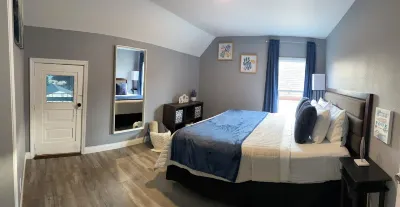 5 Bedroom Modern House Hotels near Pick n Save