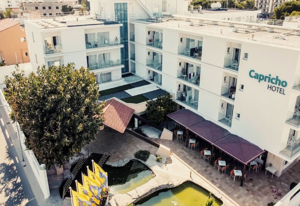 Hotel Capricho, Exterior, Hotel Exterior