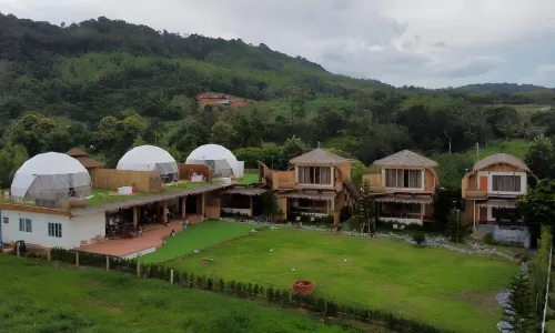 Cirrus Valley Hill Resort