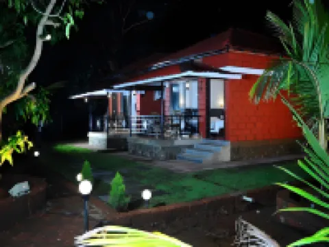 Red Roof Farmhouse Hotels in 