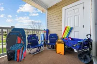 Modern Golf-View Condo • Barefoot Resort • Pools • Beach Gear Included