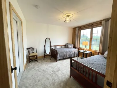 Luxury Barn Lodge - Saltwater Pool, Farm Animals, Golf