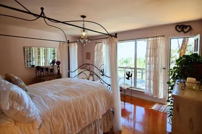Casa del Sol Bed and Breakfast Hotels in Hudson Bend