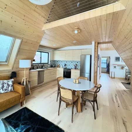 Stylish Nordic A-frame in Downtown Victor Отели в г. Виктор