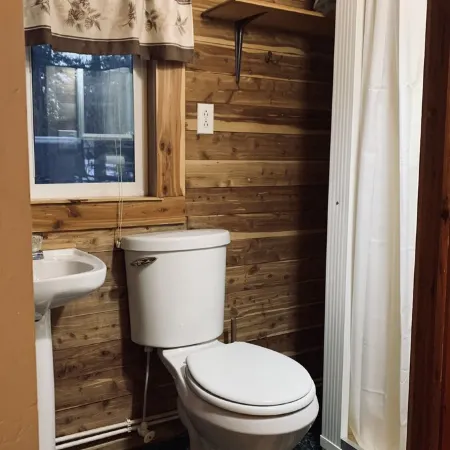 Lakefront Cabin... Ride To All The Snowmobile Trails From The Cabin