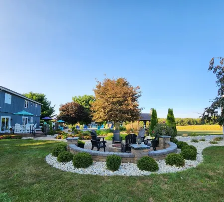 Tranquil Country Loft and backyard paradise in the rolling hills of Gambier, OH