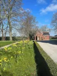 Picturesque Cottage Retreat : Countryside to Coast.
