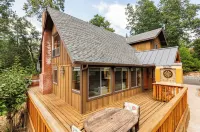 Sequoia Retreat: Spacious Cabin / Hot Tub / Sun Deck