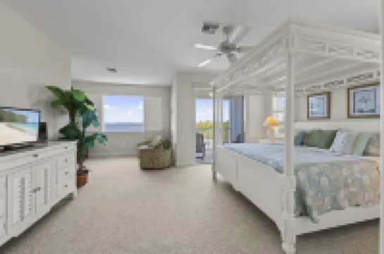 Townhome with stunning view of Matlacha Pass