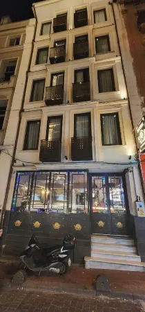 Aleksandr Pera Hotel