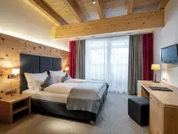Ski & Bike Hotel Wiesenegg Hotels in Saalbach