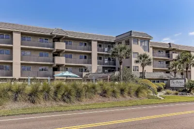 Spacious Condo Just Steps from the Atlantic by RedAwning
