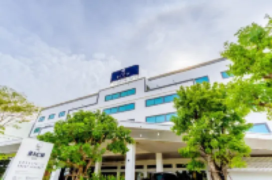 โรงแรมเดอะริช โรงแรมใกล้วัดหมื่นไวย