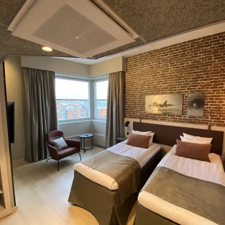 Skyline Airport Hotel