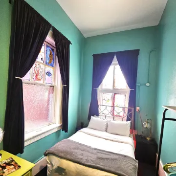 Gaslamp Hostel Отели рядом с достопримечательностью «Стадион «Петко-Парк»»