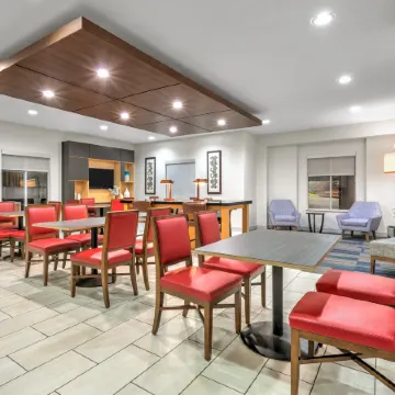 Holiday Inn Express & Suites LIVINGSTON by IHG