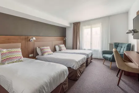 Campanile Chartres Centre - Gare - CATHÉDRALE