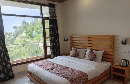 Him Hilton Luxury Hotel Отели рядом с достопримечательностью «Kuthar Fort»