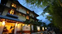 The 3Sis Hotel