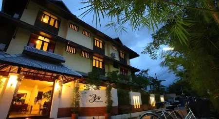The 3Sis Hotel