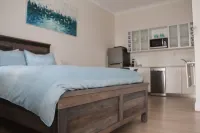 Smugglers Inn Studio Apartments Hotels in Victor Harbor