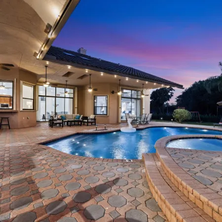 Spacious Home Wpool Tennis Court