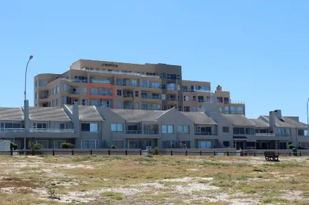 Stay Spectacular Отели в г. Блубергстранд