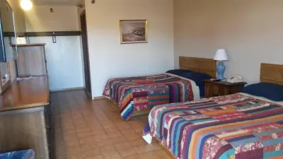 Mayflower Motel Milford Hotels in Мілфорд