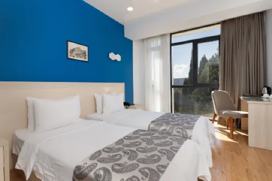 Iveria Inn Hotel Отели рядом с Аэропорт Шота Руставели