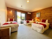 Pacific Harbour Villas Hotels in Pauanui