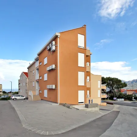 Bacan Family Apartments