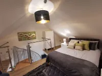 เดอะบาร์น โรงแรมใน