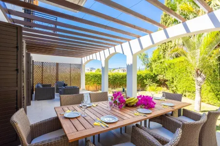 Villa Anna in Latchi Отели рядом с достопримечательностью «Latchi Yachting»