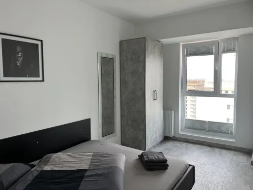 Cozy 2-Room Penthouse Lakeview W14 Hoteles en Roșu