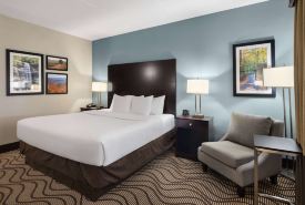 La Quinta Inn & Suites by Wyndham Knoxville Airport