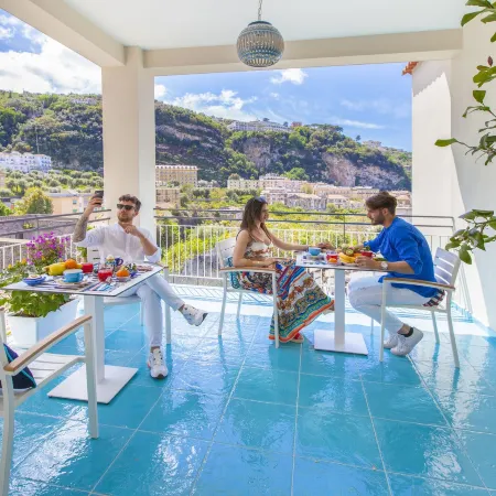 YourHome - Sersale Suites