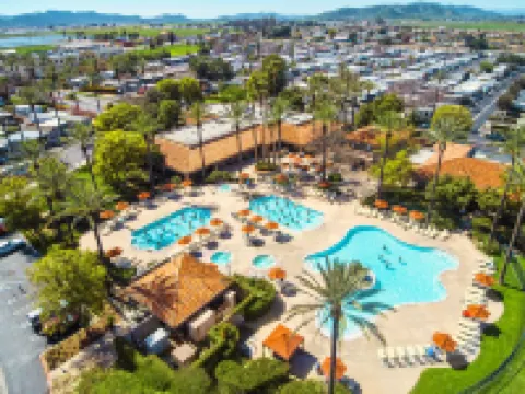 The Cottages at Golden Village Palms RV Resort Hoteles en Hemet