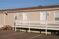 Gaudet Chalets & Motel Hotel di 