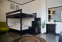 The Palms Resort & Bar Hotels in San Narciso