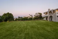 Azatis Luxury Villa