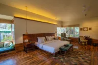 The Riverwood Forest Retreat - Kanha Hotels in Bhilewani