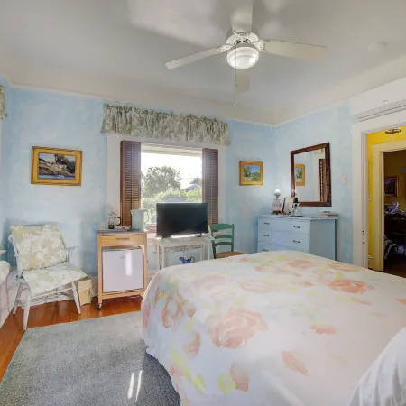 Secret Garden Inn & Cottages