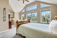 Moondance Ridge Suites Hotels in Gardiner